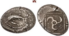 DIE SAMMLUNG DR. KAYA SAYAR, TEIL I - LYKIEN, PAMPHYLIEN UND KILIKIEN LYCIA. Prä- und protodynastische Prägungen. LIMYRA AR-Stater, 480/460 v. Chr.; 9,69 g. Delphin schwimmt l., darunter Fisch l.//In 