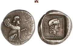 DIE SAMMLUNG DR. KAYA SAYAR, TEIL I - LYKIEN, PAMPHYLIEN UND KILIKIEN LYCIA. Dynastische Prägungen. Uwug/Orou AR-Trihemiobol, 470/440 v. Chr., unbestimmte Münzstätte; 1,09 g. Sphinx sitzt r. mit erhob