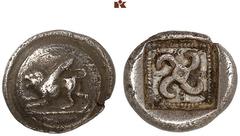 DIE SAMMLUNG DR. KAYA SAYAR, TEIL I - LYKIEN, PAMPHYLIEN UND KILIKIEN LYCIA. Dynastische Prägungen. Teththiveibi AR-Diobol, 440/430 v. Chr., Kandyba; 1,11 g. Auf Rundschild: Geflügelter Löwe l.//In In