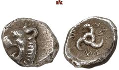 DIE SAMMLUNG DR. KAYA SAYAR, TEIL I - LYKIEN, PAMPHYLIEN UND KILIKIEN LYCIA. Dynastische Prägungen. Trbbenimi AR-Obol, um 390/370 v. Chr., Limyra; 0,66 g. Löwenkopf l.//In rundem Incusum: Triskelis. M