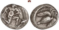 DIE SAMMLUNG DR. KAYA SAYAR, TEIL I - LYKIEN, PAMPHYLIEN UND KILIKIEN CILICIA. MALLOS. AR-Stater, 425/385 v. Chr.; 10,75 g. Geflügelte männliche Gottheit (Kronos?) im Knielauf r. mit Sonnenscheibe//Sc