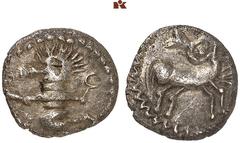 MÜNZEN DER ANTIKEN WELT AUS DIVERSEM BESITZ KELTISCHE MÜNZEN. GERMANIA. ANONYM. AR-Quinar 65/40 v. Chr.; 1,43 g. "Tanzendes Männlein" mit Torques und Schlange//Pferd r., Kopf zurückgewandt. Schulze-Fo