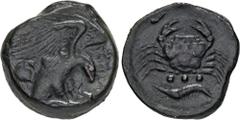 GREEK COINS SICILIA AKRAGAS. Æ-Tetras, 415/406 v. Chr.; 9,14 g. Adler r. auf Hasen, l. Krebs//Krebs, unten Flußkrebs. Calciati 50; Hoover 140; Westermark, Akragas 828. Dunkle Patina, sehr schön Exempl