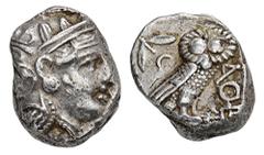 GREEK COINS ATTICA ATHEN. AR-Tetradrachme, um 350/295 v. Chr.; 17,18 g. Athenakopf r. mit attischem Helm//Eule r., dahinter Olivenzweig und Mondsichel. Flament S. 127, Gruppe Pi IV; Hoover 1599. Knapp