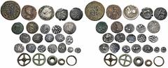 LOTS KELTISCHER MÜNZEN Lot keltischer Münzen: Das Lot enthält verschiedene keltische Silber- und Bronzeprägungen, darunter hispanische Bronzen aus Kelse und Irippo, zwei "Rouelles", eine Tetradrachme 
