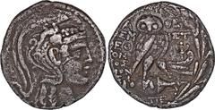 ATTICA ATHEN. Õ-Tetradrachme, Skirophorion (= Juni/Juli) 117/116 v. Chr.; 16,3 g. Athenakopf r. mit attischem Helm//Im Kranz: Eule auf Amphore mit M r., im Feld r. Trophäe auf Prora. Hoover 1602; Thom