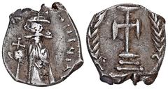 BYZANZ Constans II., 641-668. Õ-1/2 Miliaresion, 651/654, Constantinopolis; 2,33 g. Kaiser steht v. v. mit Kreuzglobus//In Lorbeerkranz: Kreuz auf drei Stufen. Bendall, A New Silver Ceremonial Coin of
