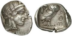 GRIECHISCHE MÜNZEN ATTICA ATHEN AR-Tetradrachme, um 440/420 v. Chr.; 17,15 g. Athenakopf r. mit attischem Helm//In Incusum: Eule r., dahinter Olivenzweig und Mondsichel. Flament Gruppe II. Vorzüglich