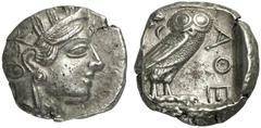 GRIECHISCHE MÜNZEN ATTICA ATHEN AR-Tetradrachme, um 440/420 v. Chr.; 17,09 g. Athenakopf r. mit attischem Helm//In Incusum: Eule r., dahinter Olivenzweig und Mondsichel. Flament Gruppe II. Avers min. 
