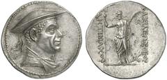 TETRADRACHMEN DES HELLENISMUS DIE SAMMLUNG DIETER GRUNOW, BERLIN GRIECHEN BACTRIA Antimachos I., 174-165 v. Chr. AR-attische Tetradrachme, Pushkalavati; 16,65 g. Drapierte Büste r. mit Kausia//Poseido