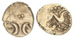 KELTISCHE MÜNZEN EINE BEDEUTENDE SPEZIALSAMMLUNG BRITANNIA ICENI (Nordostengland) AV-Stater, 45/40 v. Chr.; 5,42 g. Zwei Mondsicheln//Pferd r., darüber Rosette, unten Stern. Rudd, Ancient British Coin