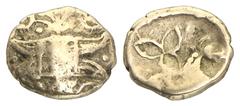 KELTISCHE MÜNZEN EINE BEDEUTENDE SPEZIALSAMMLUNG BRITANNIA ICENI (Nordostengland) AV-1/4 Stater, 45/40 v. Chr.; 1,01 g. Miteinander verwobene Kränze//Pferd r., darüber Dreipaß. Rudd, Ancient British C