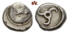 LYCIA Khinakha (?). AR-Stater, 460/440 v. Chr.; 9.77 g. Pegasus l. auf Rundschild, darunter Kugel//In Incusum: Triskelis in Perlkreis. SNG v. Aulock 4089; Vismara II, 73 var. Avers min. dezentriert, g