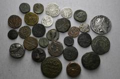 LOTS Lot meist griechischer Münzen: Das interessante Lot enthält u. a. zwei Tetradrachmen (Athen, Seleukiden), diverse griechische Bronzemünzen (u. a. Syrakus, Side, Amisos) sowie einige orientalische