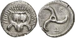 GRIECHISCHE MÜNZEN LYCIA Trbbenimi, um 380 v. Chr. AR-Stater, Zemu (Limyra); 7,24 g. Löwenskalp//Triskelis. SNG v. Aulock -. RR Feine Patina, etwas korrodiert, sehr schön