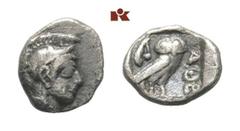 ATTICA ATHEN. AR-Hemiobol, 454/404 v. Chr.; 0,34 g. Athenakopf r. mit attischem Helm//In Incusum: Eule r., dahinter Olivenzweig. SNG München 83 ff. Feine Tönung, sehr schön Aristophanes schreibt in de