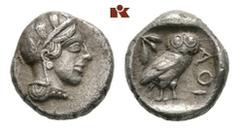GRIECHISCHE MÜNZEN ATTICA ATHEN. AR-Drachme, um 454/404 v. Chr.; 4,15 g. Athenakopf r. mit attischem Helm//In Incusum: Eule r., dahinter Olivenzweig. SNG München vergl. 60 ff. R Feine Tönung, sehr sch