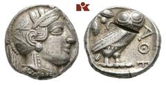 GRIECHISCHE MÜNZEN ATTICA ATHEN. AR-Tetradrachme, um 440/420 v. Chr.; 17,15 g. Athenakopf r. mit attischem Helm//In Incusum: Eule r., dahinter Olivenzweig und Mondsichel. Flament Gruppe II. Feine Pati