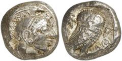 GRIECHISCHE MÜNZEN ATTICA ATHEN AR-Tetradrachme, vor 500 v. Chr.; 16,53 g. Athenakopf r. mit attischem Helm//In Incusum: Eule r., dahinter Olivenzweig. Seltman Gruppe L. Außergewöhnlich gut zentriert.