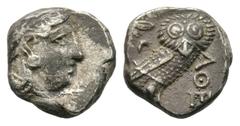 GRIECHISCHE MÜNZEN ATTICA ATHEN. AR-Tetradrachme, um 350/295 v. Chr.; 17,19 g. Athenakopf r. mit attischem Helm//Eule r., dahinter Olivenzweig und Mondsichel. Flament S. 125 ff., Gruppe Pi V. Avers et