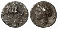 GRIECHISCHE MÜNZEN (GREEK COINS) SICILIA SICILIA SYRAKUS. AR-Dekadrachme, 412/400 v. Chr., signiert von Euainetos; 41.59 g. Quadriga im Galopp l., der Lenker, von fliegender Nike bekränzt, streckt den