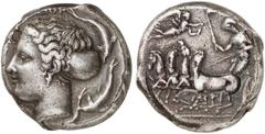 GRIECHISCHE MÜNZEN SICILIA. SYRAKUS. AR-Tetradrachme, 415/405 v. Chr., signiert von Phrygillos und Euarchidas; 17,26 g. Arethusakopf l., von vier Delphinen umgeben//Quadriga l., Nike bekränzt Lenker. 