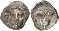 GRIECHISCHE MÜNZEN CARIA. RHODOS. AR-Tetradrachme, 404/385 v. Chr.; 14,71 g. Helioskopf fast v. v.//Rose, l. Φ, r. Plektron (?). Ashton u. a., The Hecatomnus Hoard 166 (dies Exemplar); Ashton, The Coi
