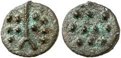 KELTISCHE MÜNZEN BRITANNIA. DOBUNNI. Anted (um 20-43 n. Chr.) -> ICENI. Antedios, 10-30/43 (?) n. Chr. DUROTRIGES. Æ-Bronze (gegossen), Typ „Multi Dots", 40/50; 2,35 g. Stark stilisierter Apollokopf r