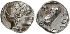 GRIECHISCHE MÜNZEN ATTICA. ATHEN. AR-Tetradrachme, um 440/420 v. Chr.; 17,20 g. Athenakopf r. mit attischem Helm//In Incusum: Eule r., dahinter Olivenzweig und Mondsichel. Flament Gruppe II. Herrliche