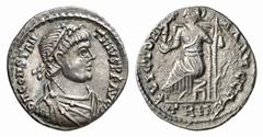 RÖMISCHE MÜNZEN (ROMAN COINS) MÜNZEN DER RÖMISCHEN KAISERZEIT Constantinus III., 407-411. AR-Siliqua, 408/411, Treveri; 1.57 g. Drapierte Büste r. mit Perldiadem//Roma sitzt l. mit Victoria auf Globus