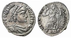 RÖMISCHE MÜNZEN (ROMAN COINS) MÜNZEN DER RÖMISCHEN KAISERZEIT Constantinus III., 407-411. AR-Siliqua, 408/411, Treveri; 1.53 g. Drapierte Büste r. mit Perldiadem//Roma sitzt l. mit Victoria auf Globus