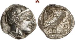 GRIECHISCHE MÜNZEN ATTICA. ATHEN. AR-Tetradrachme, um 440/420 v. Chr.; 17,20 g. Athenakopf r. mit attischem Helm//In Incusum: Eule r., dahinter Olivenzweig und Mondsichel. Flament Gruppe II. Gutes vor
