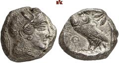 GRIECHISCHE MÜNZEN ATTICA. ATHEN. AR-Tetradrachme, 5./4. Jahrhundert v. Chr.; 15,98 g. Athenakopf r. mit attischem Helm//In Incusum: Eule l., dahinter Olivenzweig und Mondsichel. Von allergrößter Selt