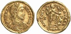 RÖMISCHE MÜNZEN (ROMAN COINS) MÜNZEN DER RÖMISCHEN KAISERZEIT Johannes, 423-425. AV-Solidus, Ravenna; 4.42 g. Drapierte Büste r. mit Rosettendiadem//Kaiser steht r. mit Standarte und Victoria auf Glob