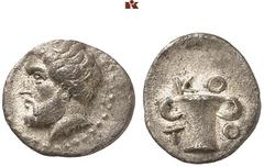 DIE SAMMLUNG DR. W. R., TEIL 3 THRACIA. KÖNIGREICH. Kotys I., 384-359. AR-Trihemiobol, Kypsela; 0,85 g. Bärtiger Kopf l.//Zweihenkliger Skyphos. Peter S. 114; Topalov (2005) 96. RR Attraktives Exempla