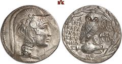 DIE SAMMLUNG DR. W. R., TEIL 3 ATTICA. ATHEN. AR-Tetradrachme, Maimakterion (= November/Dezember) 131 v. Chr.; 16,89 g. Athenakopf r. mit attischem Helm//In Kranz: Eule auf Amphore mit E v. v., r. Ele