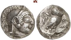 GRIECHISCHE MÜNZEN ATTICA. ATHEN. AR-Tetradrachme, 500/480 v. Chr.; 17,40 g. Athenakopf r. mit attischem Helm//In Incusum: Eule steht r., dahinter Olivenzweig. Seltman Gruppe Gi, 171. RR Attraktives E