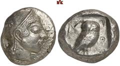 GRIECHISCHE MÜNZEN ATTICA. ATHEN. AR-Tetradrachme, um 500/480 v. Chr.; 17,63 g. Athenakopf r. mit attischem Helm//In Incusum: Eule r., dahinter Olivenzweig. Seltman Gruppe M. Prägeschwächen, fast vorz