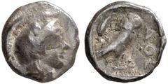 GRIECHISCHE MÜNZEN (GREEK COINS) ATTICA ATTICA ATHEN. AR-Obol, 454/404 v. Chr.; 0.66 g. Athenakopf r. mit attischem Helm//In Incusum: Eule r., dahinter Olivenzweig. SNG München 78 ff. Schön-sehr schön