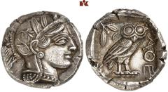 GRIECHISCHE MÜNZEN ATTICA. ATHEN. AR-Tetradrachme, um 440/420 v. Chr.; 17,17 g. Athenakopf r. mit attischem Helm//In Incusum: Eule r., dahinter Olivenzweig und Mondsichel. Flament Gruppe II (II.27/II.