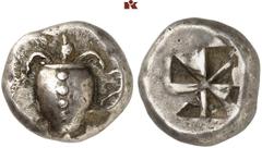 GRIECHISCHE MÜNZEN AEGINA. AEGINA. AR-Stater, 525/475 v. Chr..; 12,55 g. Seeschildkröte//Vielfach geteiltes Incusum. Hoover 429; SNG Delepierre vergl. 1554 ff. Herrliche Patina, fast vorzüglich Exempl