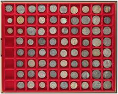 ROMAN COINS LOTS RÖMISCHER MÜNZEN Spätrömische Bronzeprägungen: Enthalten sind 13 Antoniniane (2x Gallienus, 5x Aurelianus, 5x Probus, 1x Numerianus) sowie zahlreiche Bronzemünzen, meist Folles, darun
