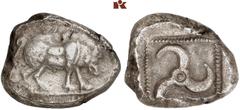 MÜNZEN DER ANTIKEN WELT AUS VERSCHIEDENEM BESITZ GRIECHISCHE MÜNZEN. LYCIA Frühdynastische Prägungen. AR-Stater, 500/460 v Chr.; 9,11 g. Eber geht r.//In Quadratum incusum: Triskelis in Perllinie. Müs