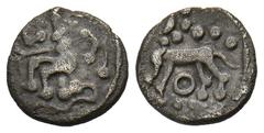 CELTIC COINS GALLIA TREVERI. AR-Quinar, 85/50 v. Chr.; 1,52 g. Mann sitzt l., davor Baum (?), unten Schlange//Stilisiertes Pferd l., darunter Ringel. Delestrée/Tache 201. Winz. Kratzer, schwacher Aver