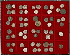 ROMAN COINS LOTS RÖMISCHER MÜNZEN Severer: Enthalten sind Silber- und Bronzemünzen der Julia Domna (17x), des Caracalla (20x), der Plautilla (1x), des Geta (7x), des Elagabalus (5x), der Julia Maesa (