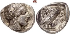 GRIECHISCHE MÜNZEN ATTICA. ATHEN. AR-Tetradrachme, um 440/420 v. Chr.; 17,19 g. Athenakopf r. mit attischem Helm//In Incusum: Eule r., dahinter Olivenzweig und Mondsichel. Flament Gruppe II. Fast vorz