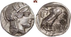 GRIECHISCHE MÜNZEN ATTICA. ATHEN. AR-Tetradrachme, um 440/420 v. Chr.; 16,53 g. Athenakopf r. mit attischem Helm//In Incusum: Eule r., dahinter Olivenzweig und Mondsichel. Flament Gruppe II. Min. Rein