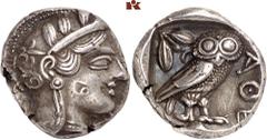 GRIECHISCHE MÜNZEN ATTICA. ATHEN. AR-Tetradrachme, um 440/420 v. Chr.; 16,99 g. Athenakopf r. mit attischem Helm//In Incusum: Eule r., dahinter Olivenzweig und Mondsichel. Flament Gruppe II. Feine Tön