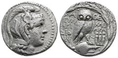 GREEK COINS ATTICA ATHEN. AR-Tetradrachme, 121/120 v. Chr.; 16,33 g. Athenakopf r. mit attischem Helm//In Kranz: Eule auf Amphore v. v., r. stehen die drei Grazien. Thompson vergl. 509 ff. Etwas korro