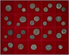 ROMAN COINS LOTS RÖMISCHER MÜNZEN Spätrömische Bronzemünzen: Enthalten sind Bronzemünzen (meist Folles) des späten 3. sowie des 4. Jahrhunderts, darunter des Diocletianus, Maximianus, Constantius I. C